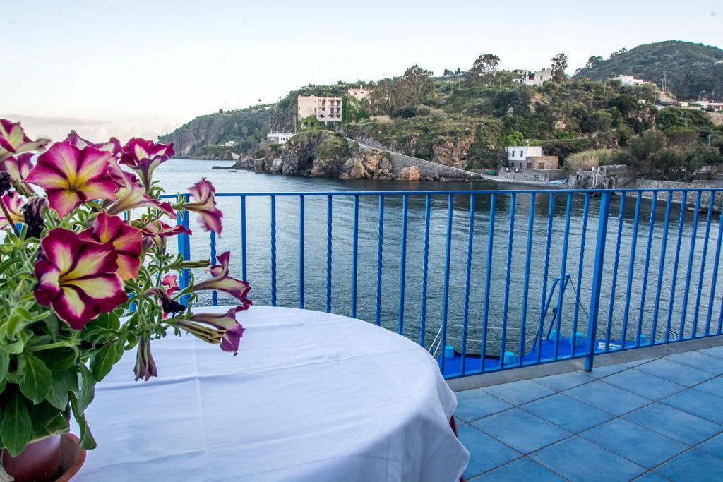 Hotel Rocce Azzurre Lipari  Extérieur photo