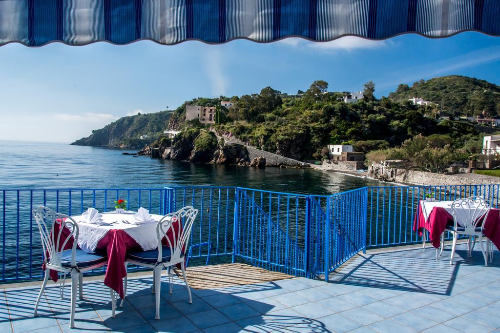 Hotel Rocce Azzurre Lipari  Extérieur photo