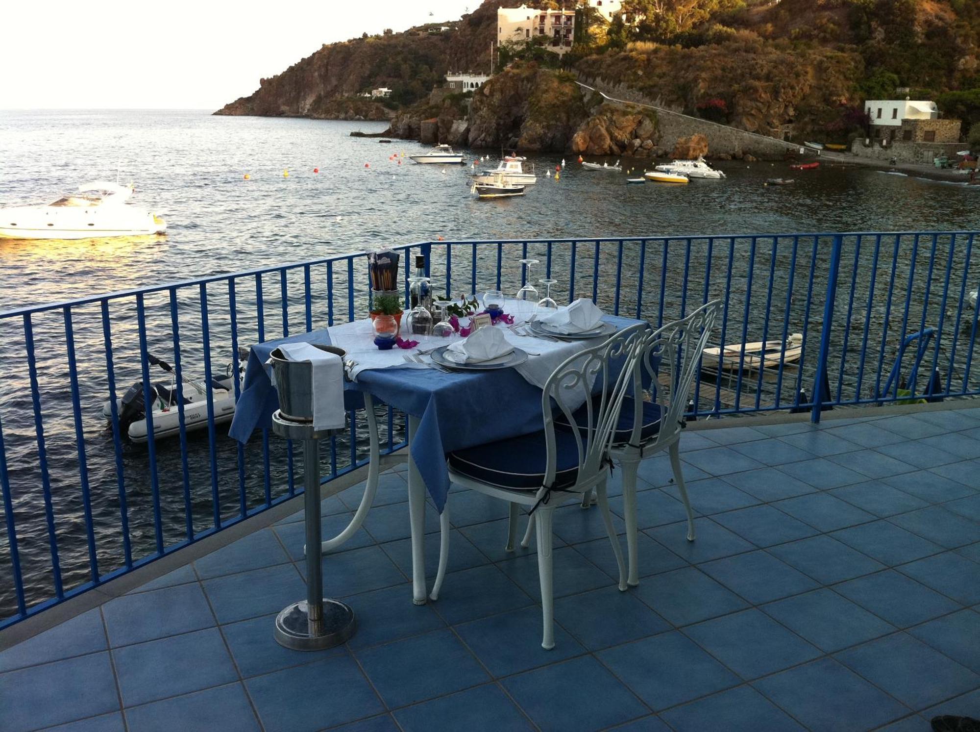Hotel Rocce Azzurre Lipari  Extérieur photo