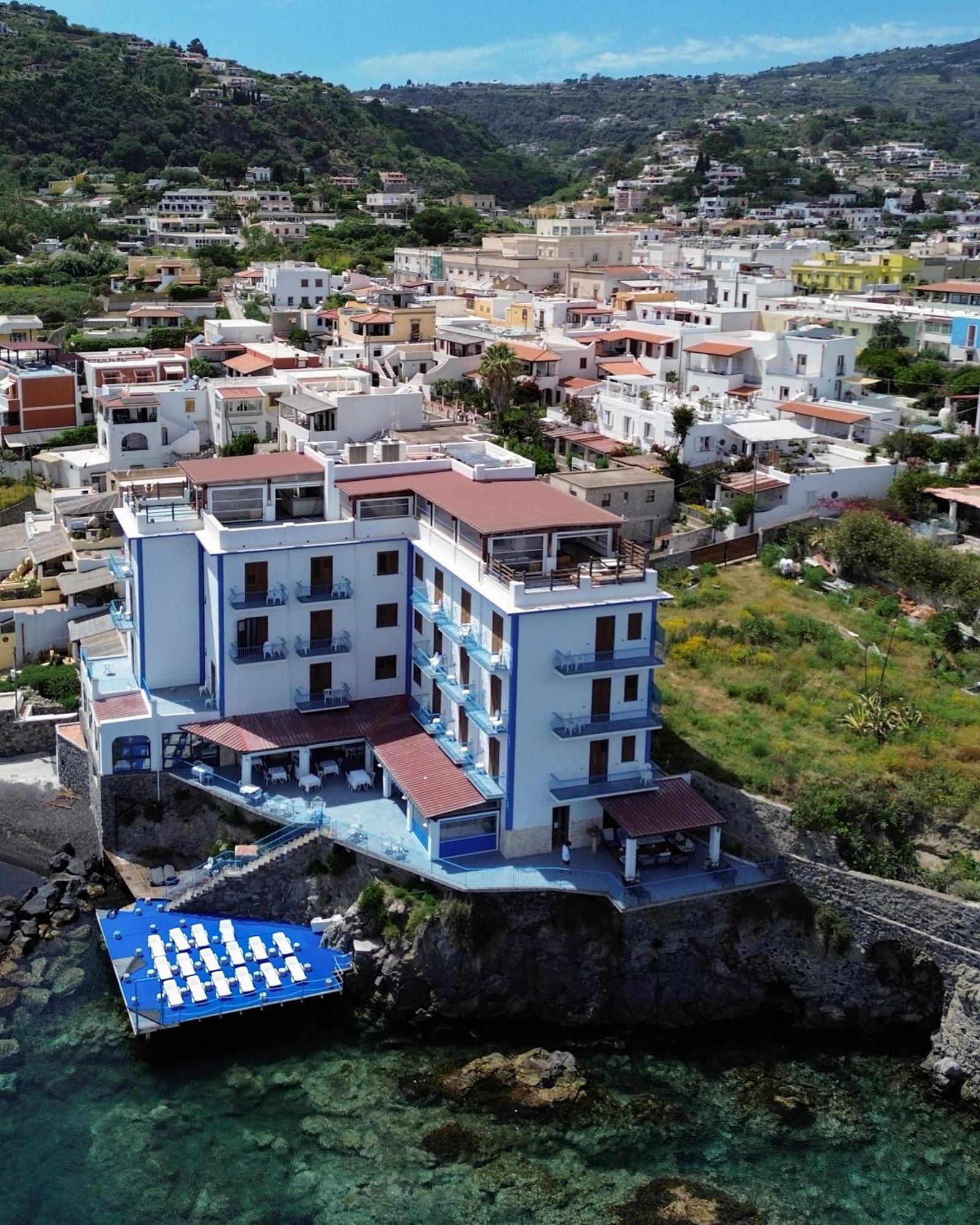 Hotel Rocce Azzurre Lipari  Extérieur photo