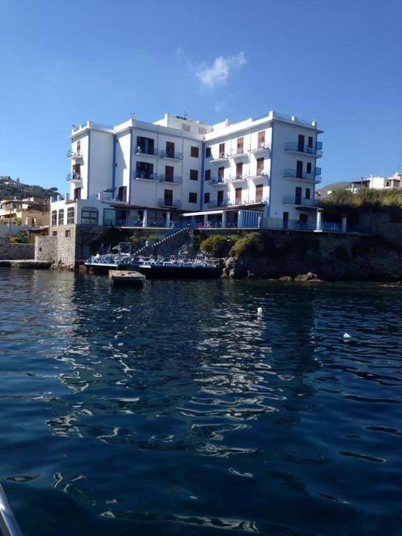 Hotel Rocce Azzurre Lipari  Extérieur photo