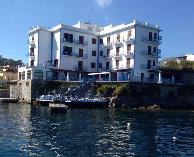 Hotel Rocce Azzurre Lipari  Extérieur photo