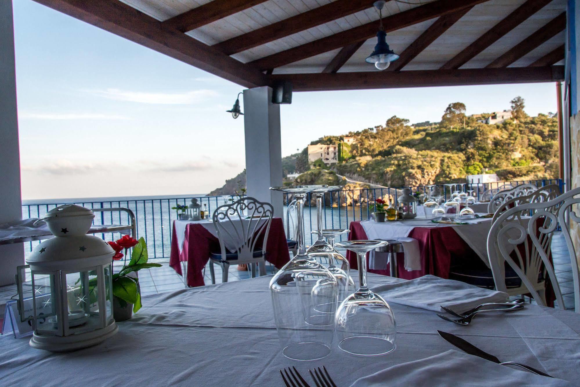 Hotel Rocce Azzurre Lipari  Extérieur photo